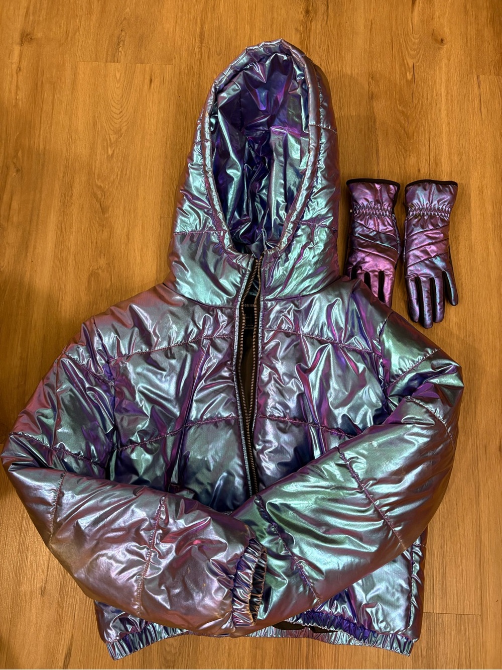 Forever 21 Iridescent Purple-Teal Puffer Jacket with Matching Gloves